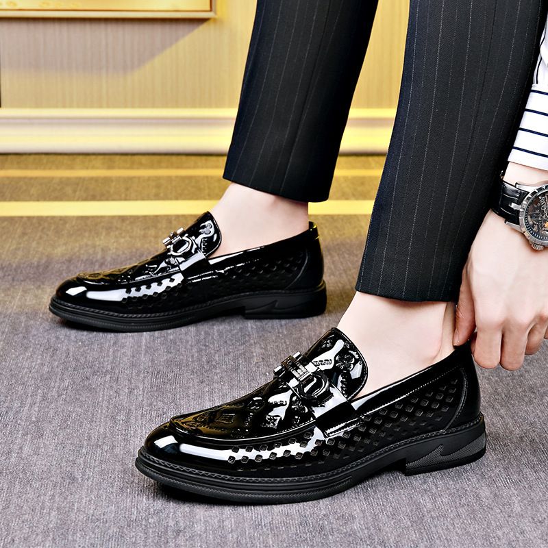 De Nye Skinnende Læder Doudou Sko Herre Mode Slip-on Hule Kjole Sko Business Hjemmesko