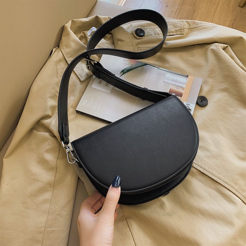 Tekstur Dametaske 2023 Forår Ny Trendy Mode Bred Skulderrem One Shoulder Messenger Sadeltaske